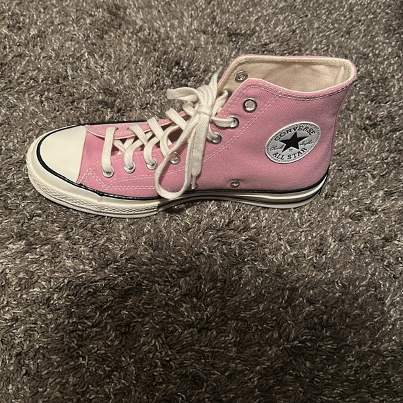 Pink Converse - Picture 4 of 4